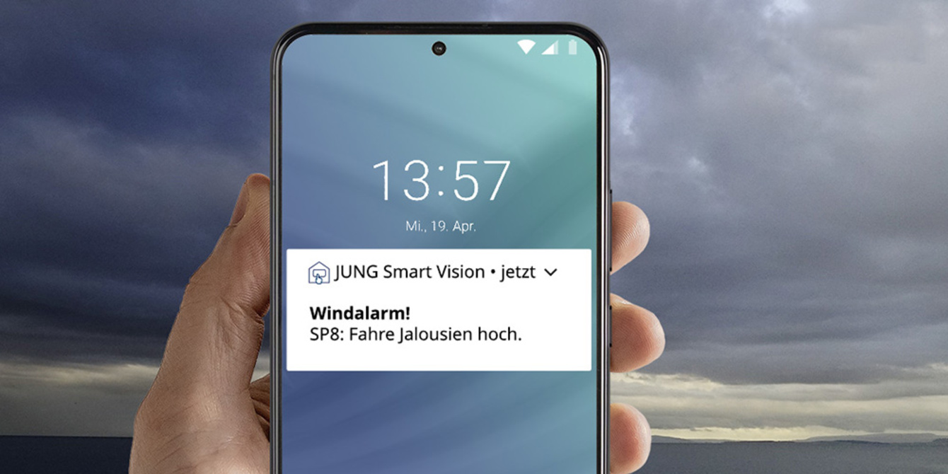 JUNG Smart Panel 8 bei Elektrotechnik Reinhold GmbH in Gersdorf