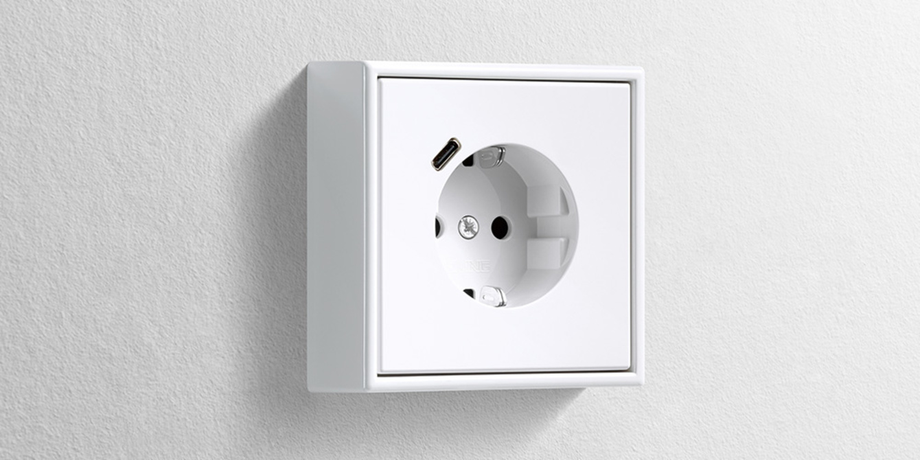 Erweiterter Anschlussraum für die Nachrüstung bei Elektrotechnik Reinhold GmbH in Gersdorf